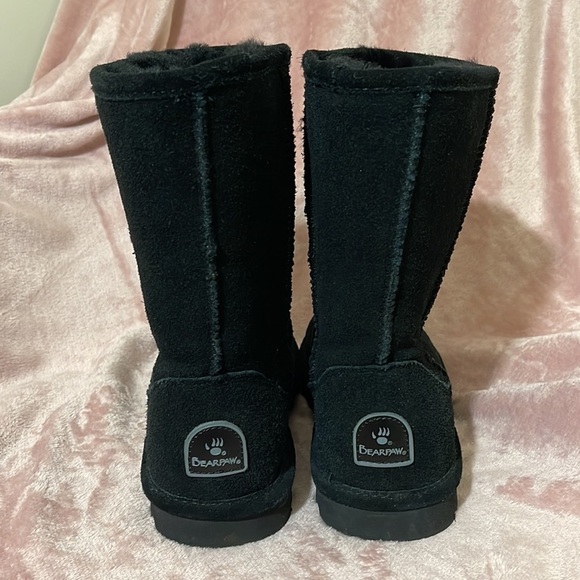 BearPaw Elle Short Suede Boots in Black size 8 - Picture 7 of 11